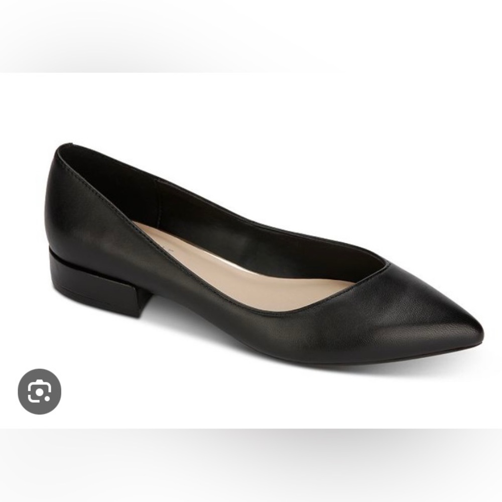 Kenneth Cole black leather Camelia ballet flats.